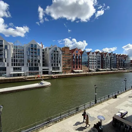 By The River Apartman *