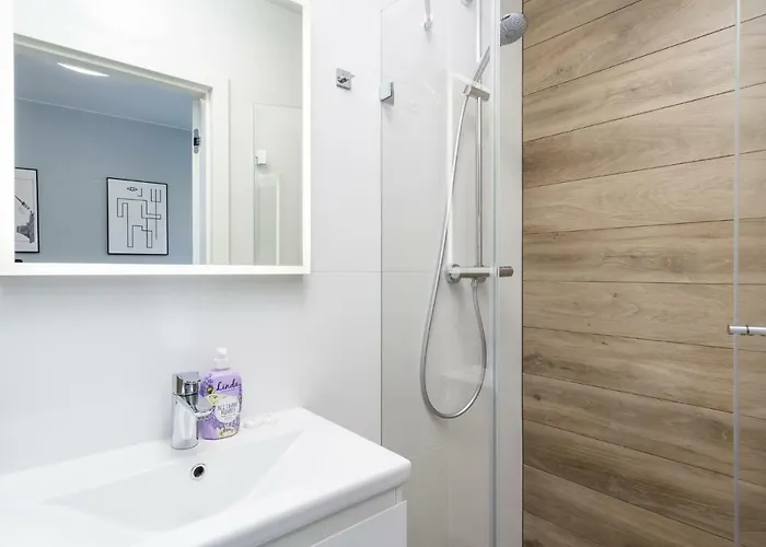 By The River Apartamento